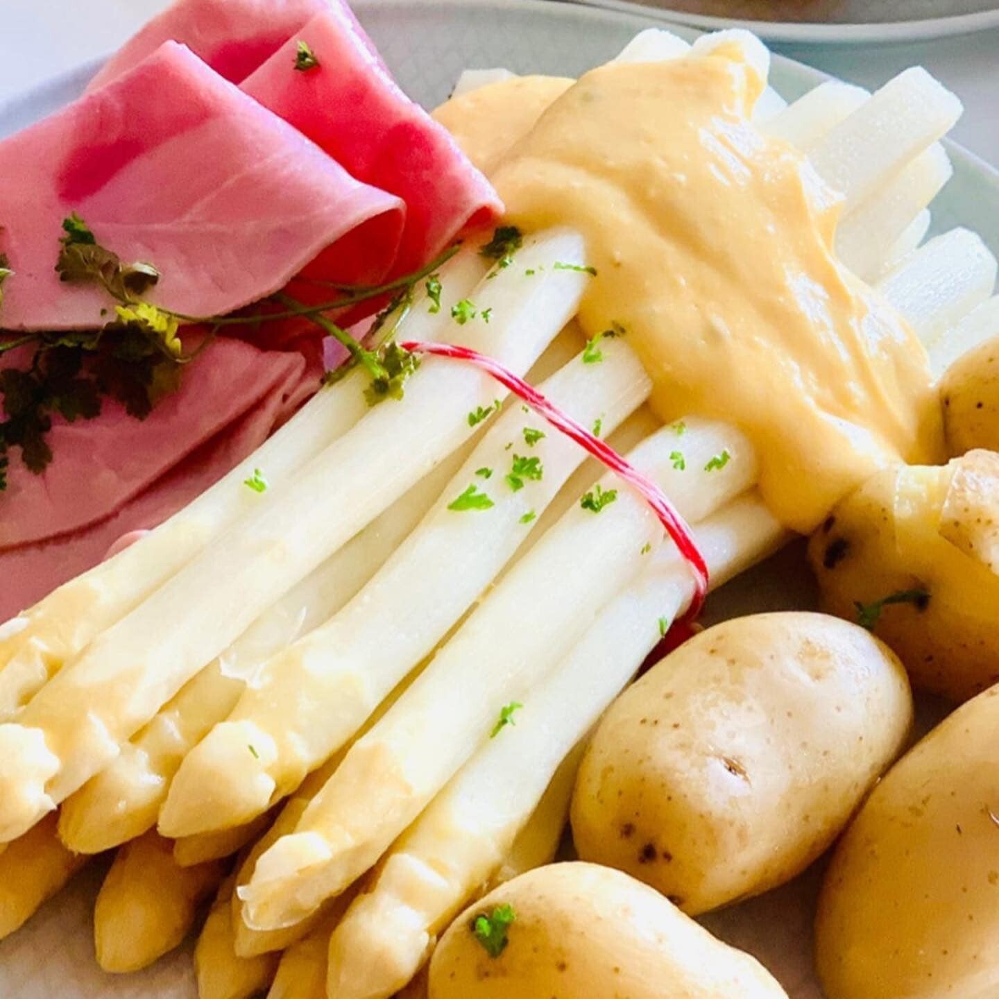 Top Spargel essen in Köln | Em Ringströßje | Mr. Köln | Foto: Em Ringströßje